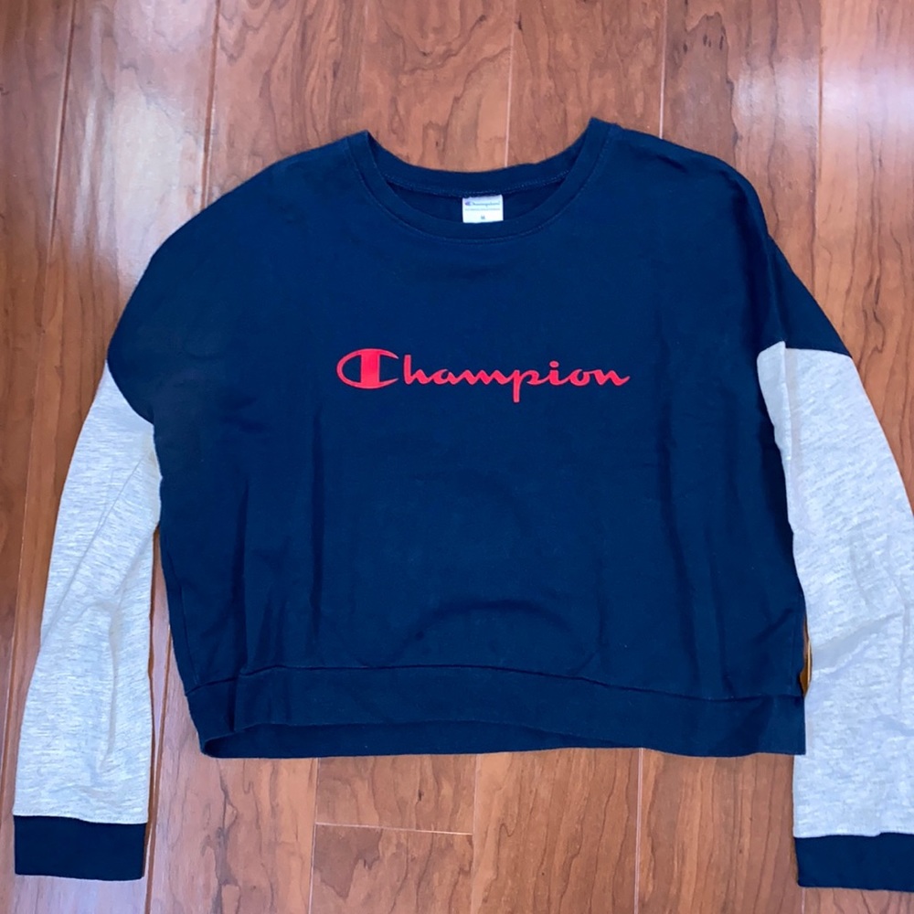 Long sleeve navy blue and gray Champion T-shirt